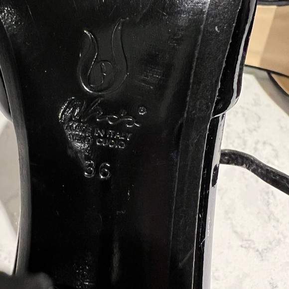 Unique Italian made shoes with fabulous heel. - Picture 5 of 5